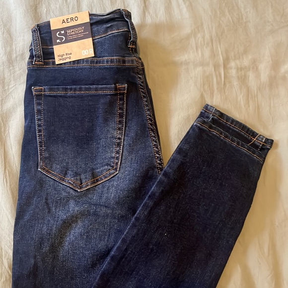 NWT - High Rise Jegging - Picture 4 of 4